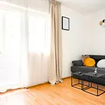 Stepup Apartment, Downtown Bucharest, Center, Garden View