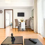 Stepup Apartment, Downtown Bucharest, Center, Garden View *