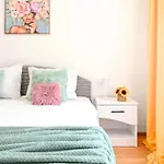 Apartman Stepup Apartment, Downtown Bucharest, Center, Garden View *