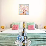 Apartman Stepup Apartment, Downtown Bucharest, Center, Garden View *