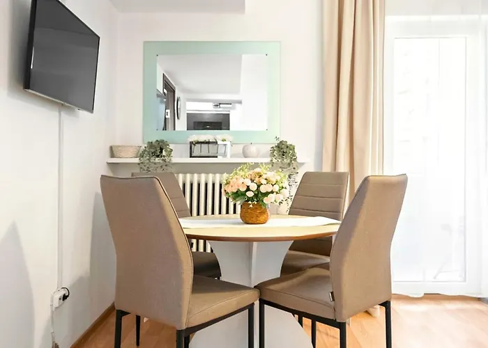 Stepup Apartment, Downtown Bucharest, Center, Garden View Apartamento *