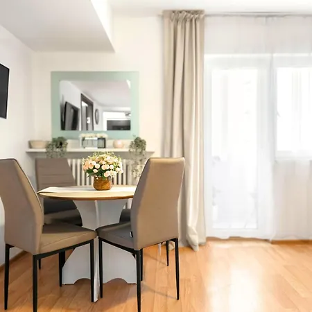Stepup Apartment, Downtown Bucharest, Center, Garden View Bucareste