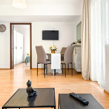 Stepup Apartment, Downtown Bucharest, Center, Garden View *