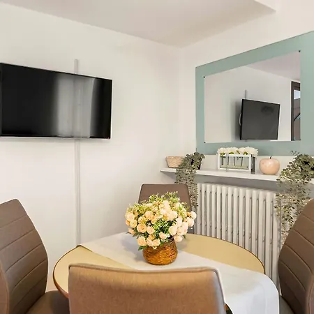 Stepup Apartment, Downtown Bucharest, Center, Garden View *